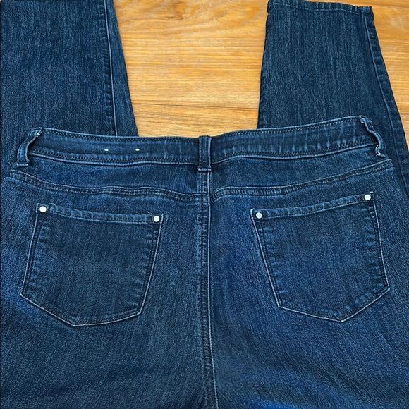 Chico's Fab Slimming Size 10 Ankle & Cropped EUC - Picture 4 of 11